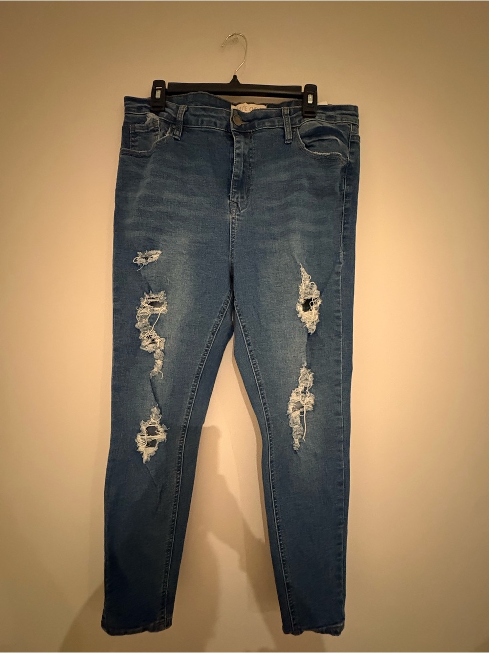 EUC Distressed Blue Women's Skinny Jeans